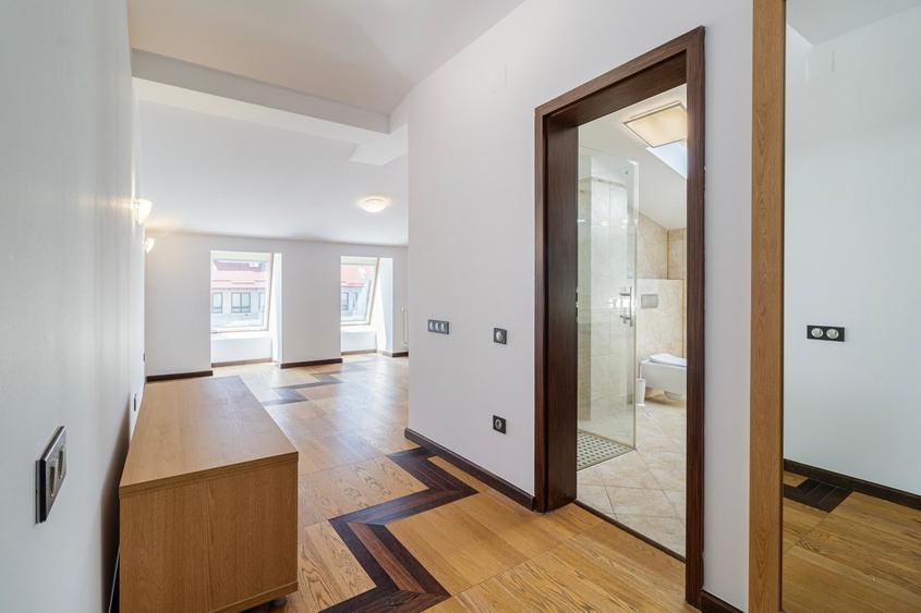 Apartament cu 4 camere decomandat în Kiseleff