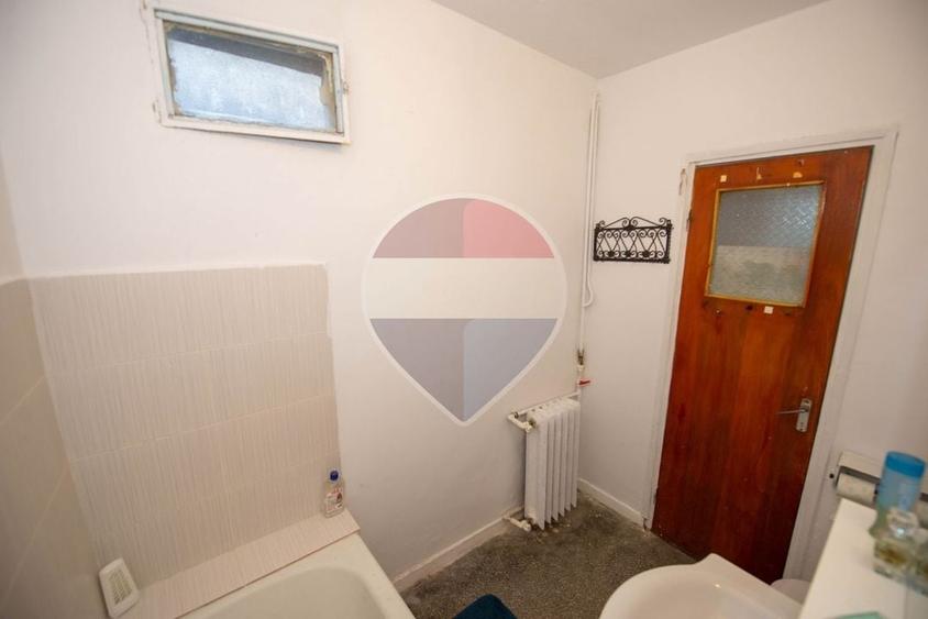 Apartament cu 3 camere decomandat în Drumul Taberei
