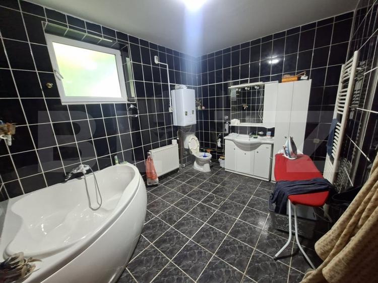 Casă individuală cu 7 camere cu Canalizare în Daneș