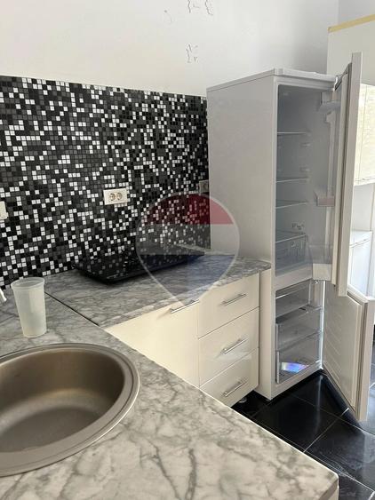 Apartament cu 3 camere semidecomandat în Ultracentral