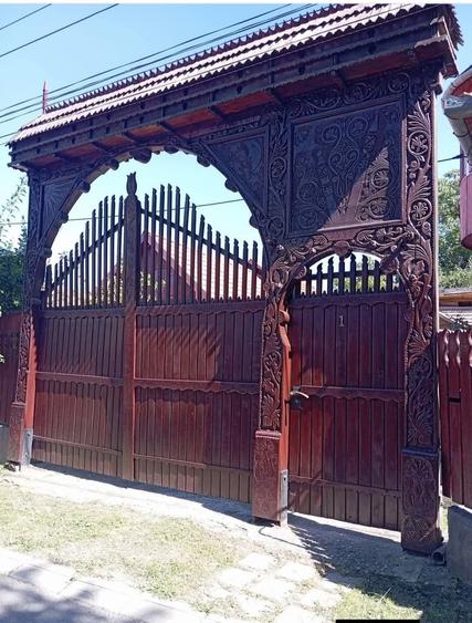 Casă cu 4 camere cu Teren 323 Mp în Central