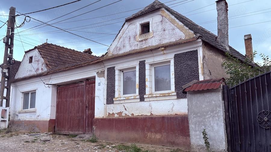 Casă cu 2 camere cu Teren 454 Mp în Central