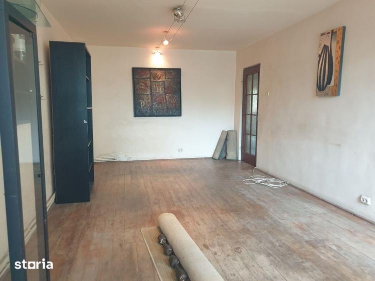 Apartament cu 3 camere decomandat în Canta