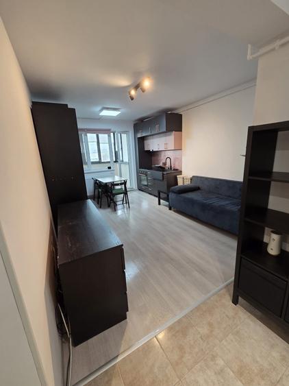Apartament cu 2 camere semidecomandat în Cățelu