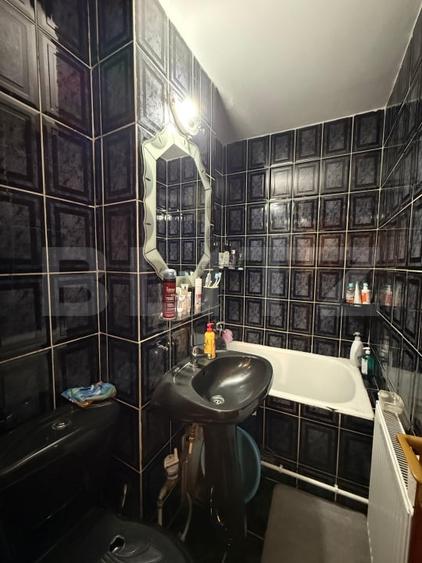 Apartament cu 3 camere semidecomandat, mobilat în Comuna din Paris