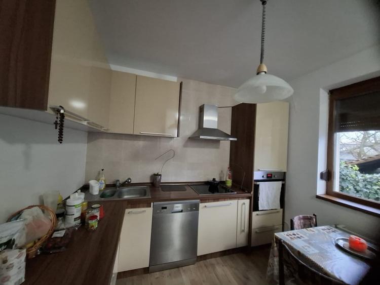 Casă individuală cu 6 camere cu Canalizare în Sânandrei