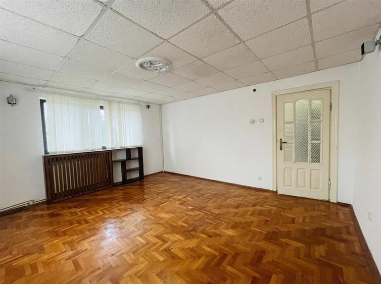 Apartament cu 3 camere decomandat în George Enescu