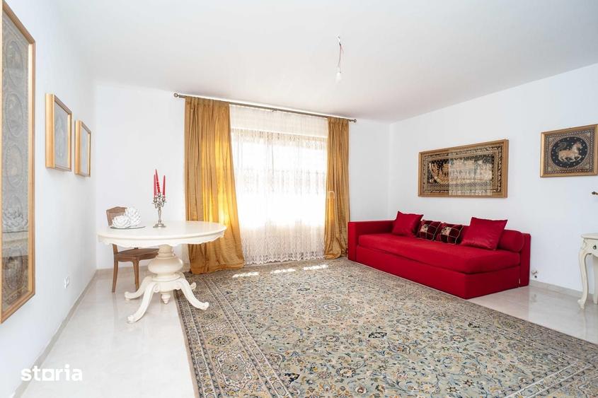 Casa 3 camere, curte 1000mp