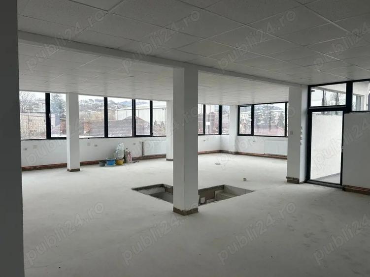 Spațiu comercial, de 180 mp, în Central