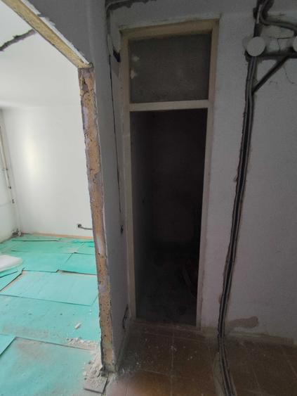 Apartament cu 3 camere decomandat în Crihala