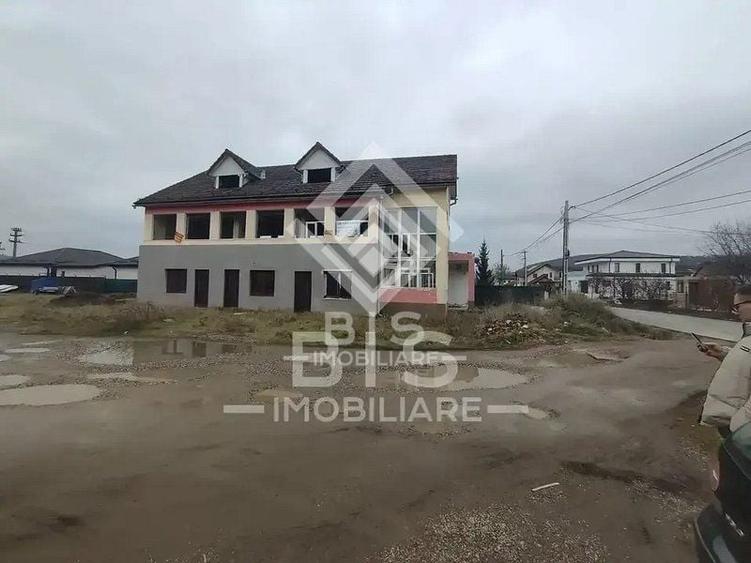 Casă individuală cu 4 camere cu Canalizare în Sud