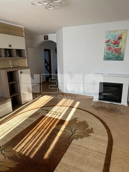 Apartament cu 3 camere decomandat, mobilat în Vest