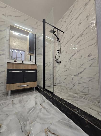 Apartament cu 4 camere decomandat în Barieră
