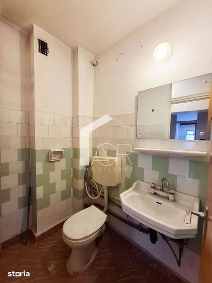Apartament cu 3 camere decomandat în Republicii