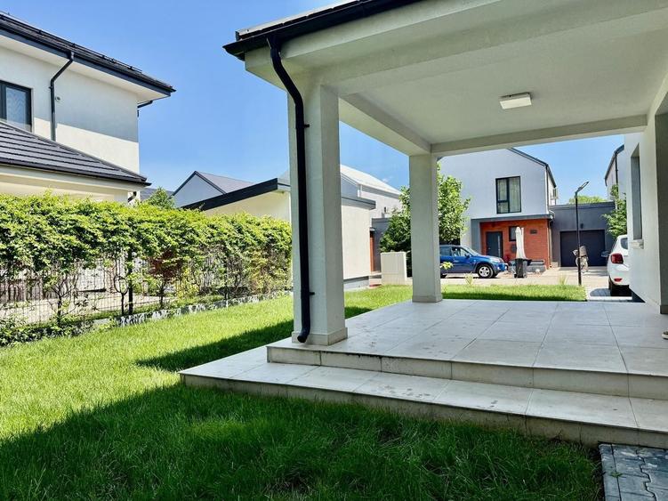 Casă individuală cu 8 camere cu Canalizare în Corbeanca