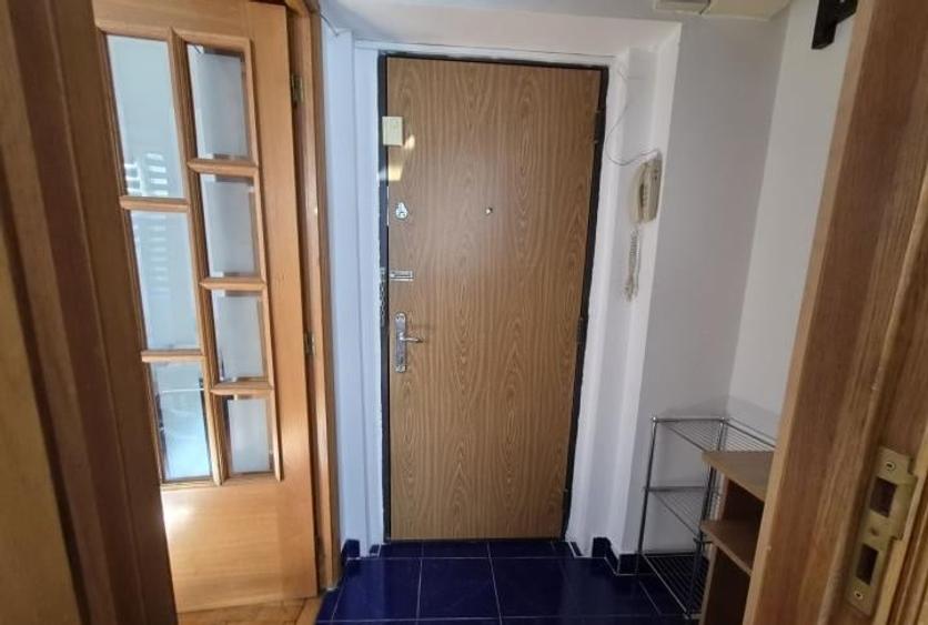 Apartament cu 2 camere semidecomandat, mobilat în Floreasca