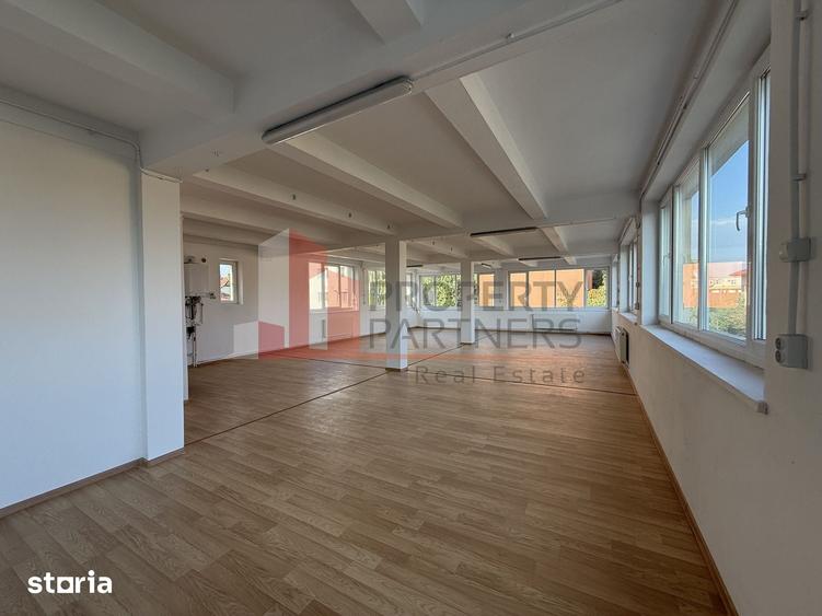 Spațiu comercial, de 330 mp, în Tractorul