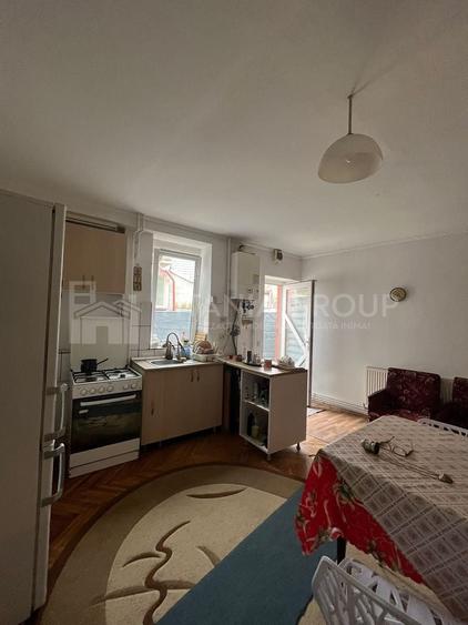 Apartament 3 camere, curte comună, Centrul Istoric Schei - 2