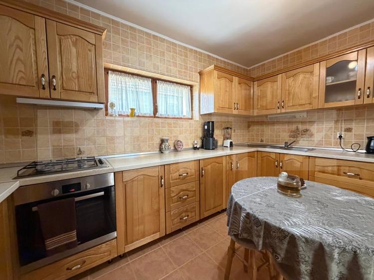 Casă individuală cu 6 camere cu Canalizare în Rupea