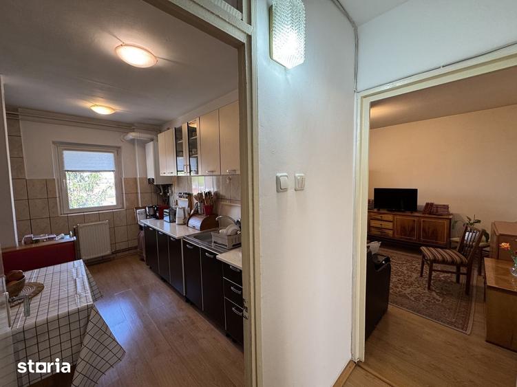 Apartament cu 3 camere decomandat, mobilat în Florilor