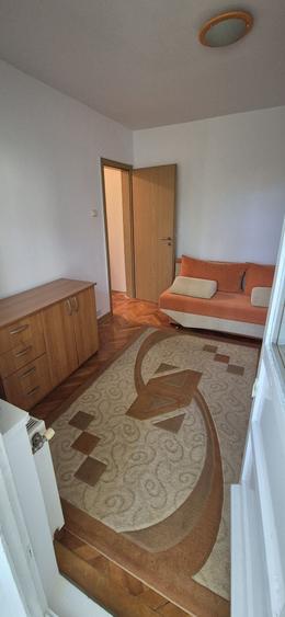 Apartament cu 3 camere semidecomandat în Complex Studențesc