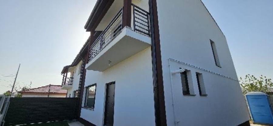 Duplex cu 4 camere cu Canalizare în Bălăceanca