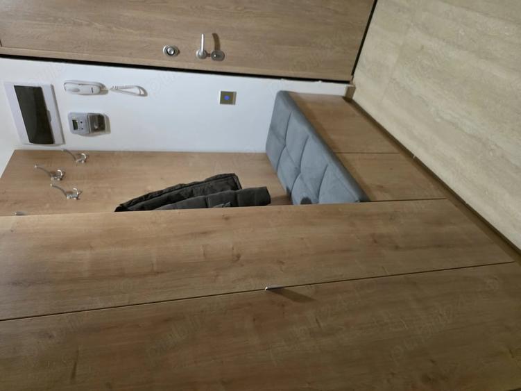 Apartament cu 4 camere decomandat în Central