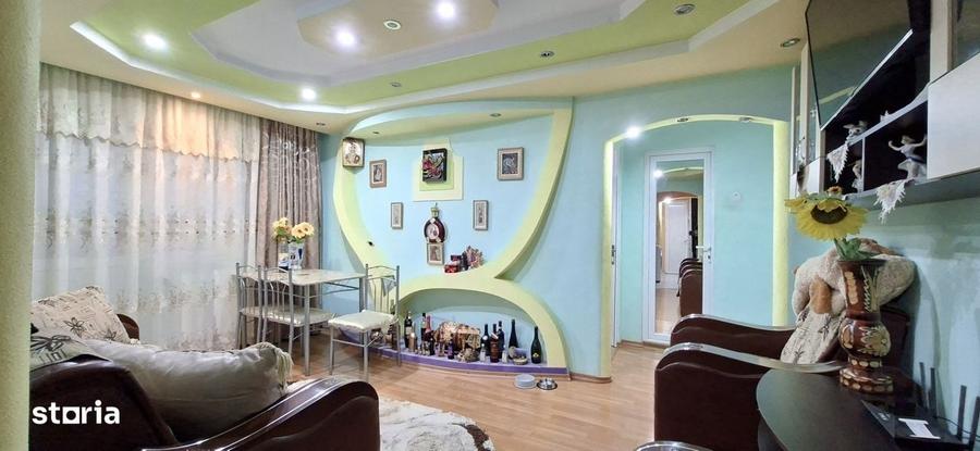 Apartament cu 4 camere în Micro 39