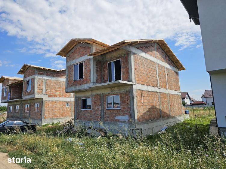 Casă cu 5 camere cu Teren 311 Mp în Central