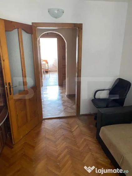 Apartament cu 3 camere decomandat în Micro 16