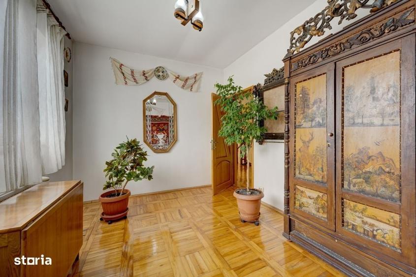 Casă cu 4 camere în Dobroești