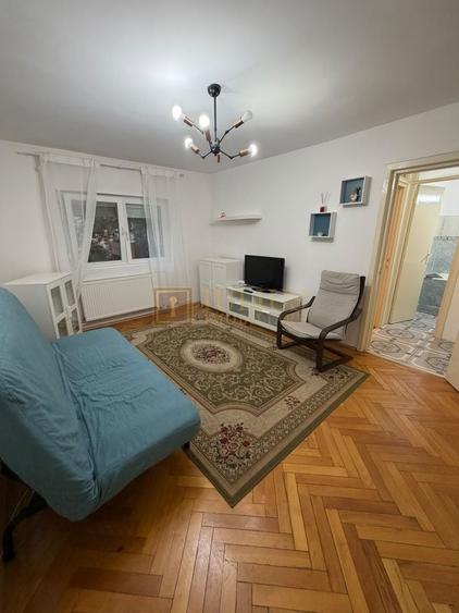 Apartament cu 2 camere semidecomandat, mobilat în Complex Studențesc