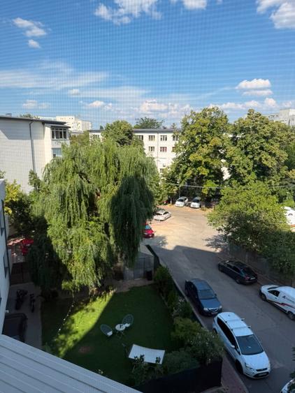 Apartament cu 2 camere decomandat în Titan