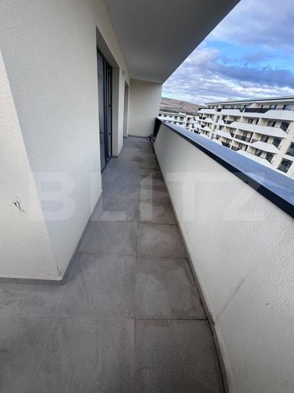 Apartament cu 3 camere semidecomandat în Florești