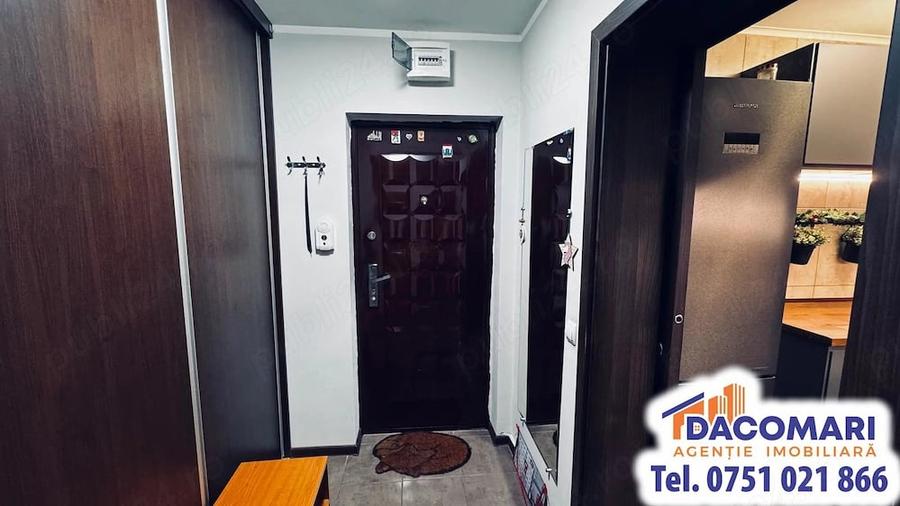 Apartament cu 2 camere decomandat în Micro 17