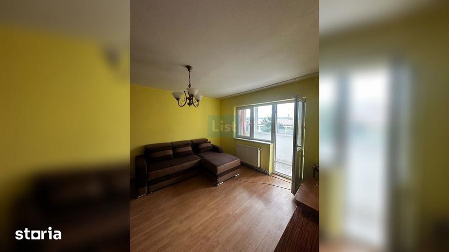 Apartament cu 3 camere semidecomandat în Central