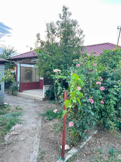 Casă cu 3 camere în Tătărăștii de Sus