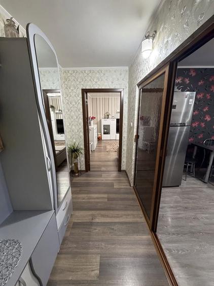 Apartament cu 3 camere decomandat, mobilat în Buzaului