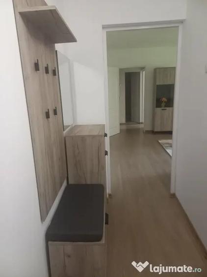 Apartament cu 2 camere semidecomandat în Vitrometan