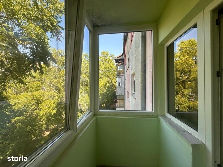 Apartament cu 3 camere decomandat în Nufărul