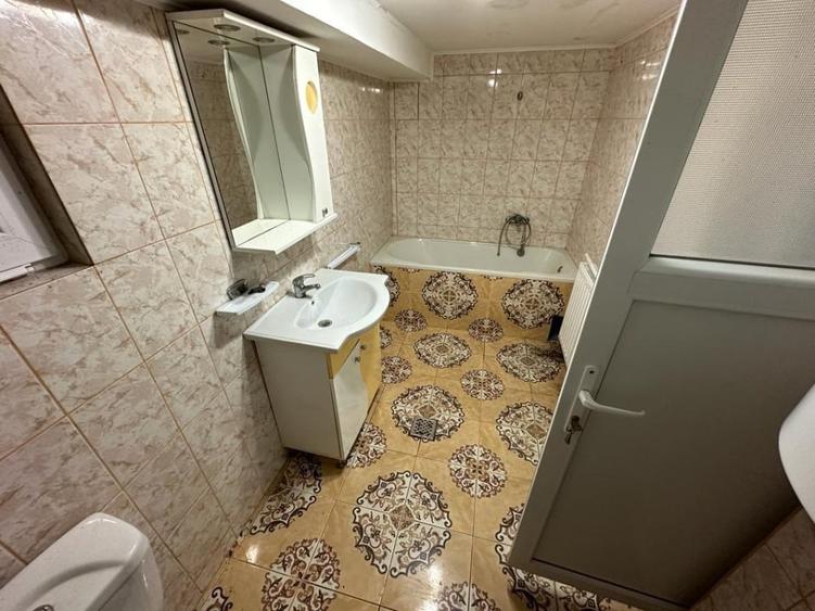 Casă individuală cu 7 camere cu Teren 757 Mp în Poiana Câmpina