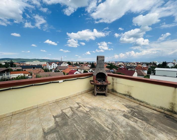 Apartament cu 4 camere în Hipodrom 1