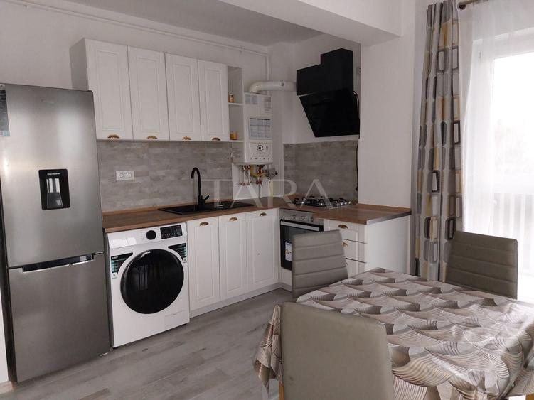 Apartament cu 2 camere semidecomandat, mobilat în Florești
