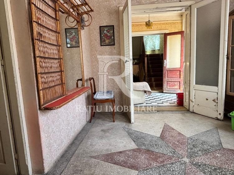 Casă individuală cu 4 camere cu Canalizare în Central