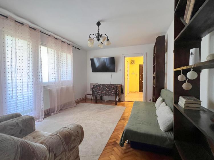 Apartament cu 3 camere semidecomandat în Gheorghe Lazăr