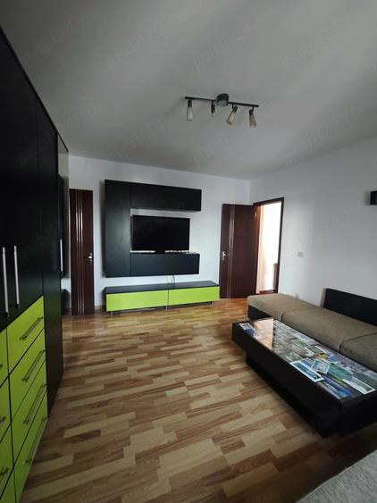 Apartament cu 3 camere decomandat în Dorobanți