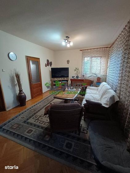 Casă cu 5 camere cu Teren 220 Mp în Orașul Vechi