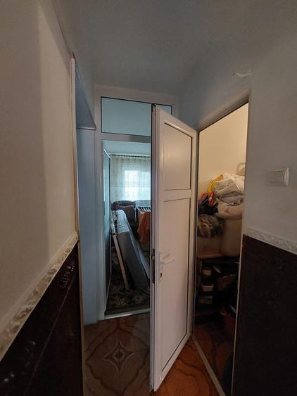 Apartament cu 4 camere decomandat, mobilat în Alexandru cel Bun