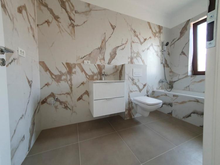 Duplex cu 5 camere cu Teren 300 Mp în Dumbrăvița