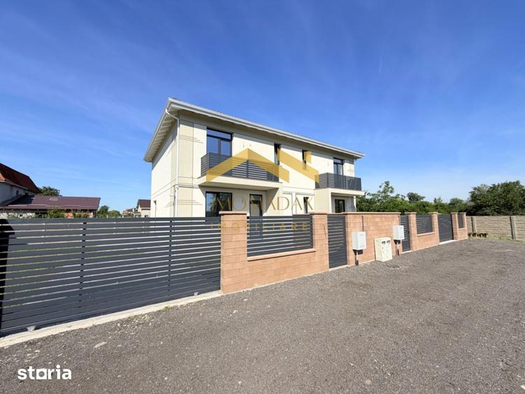 Casă cu 4 camere cu Teren 265 Mp în Sânmihaiu Român